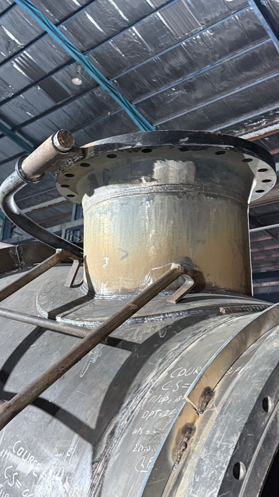 Industrial vessel nozzle fit-up and welded connection